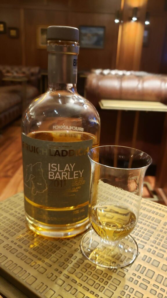 Marys Vine and The Study Cigar & Whiskey Review - Bruichladdich Islay Barley 2011