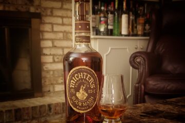 Michters Sour Mash Review - Small Batch - Secret Whiskey Society - Featured