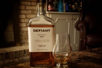 Defiant American Single Malt Whiskey Review - Secret Whiskey Society - Featured