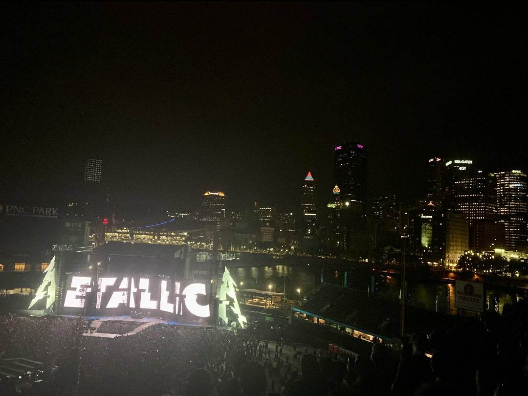 Blackened Review - Metallica Concert - Pittsburgh August 2022 - Heinz Field - City Skyline