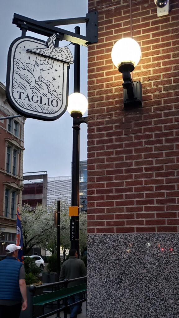 Taglio Restaurant in Cincinnati - Pizza Shop