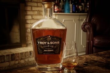 Troy and Sons Oak Reserve Aged 7 Years Review - Secret Whiskey Society - Featured