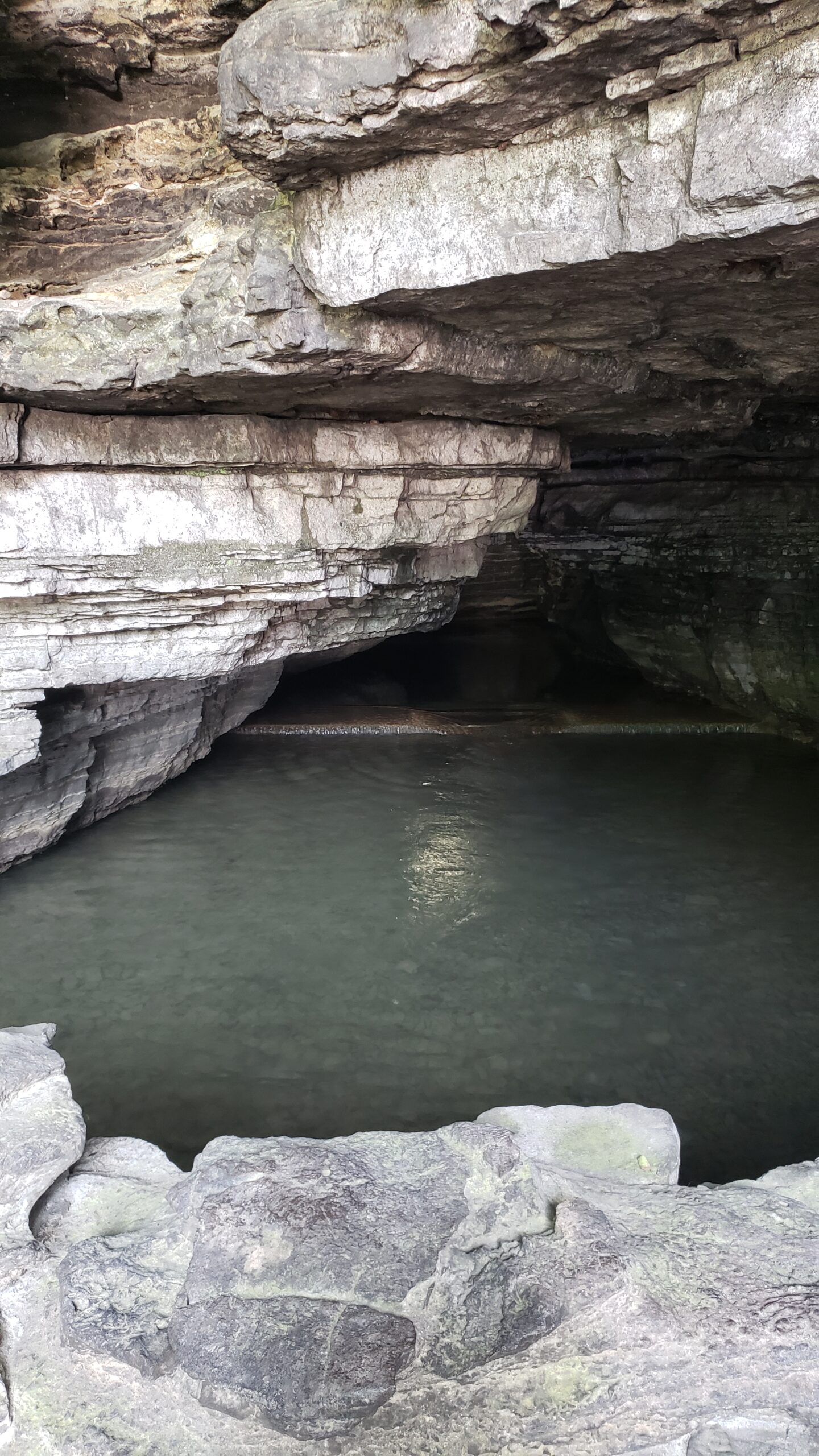 Kentucky Bourbon Trail 2023 - Jack Daniels Distillery Tour - Water Cave Limestone Rock