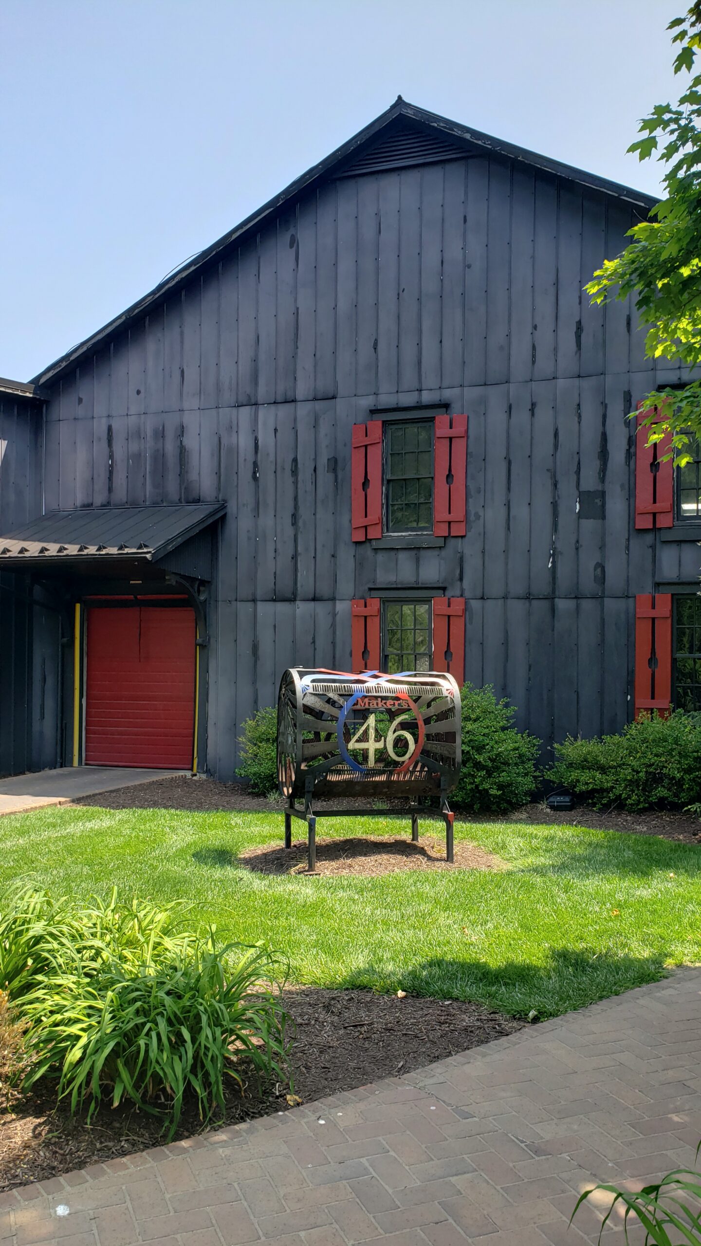 Kentucky Bourbon Trail 2023 - Makers Mark Distillery Tour - Barrel Statue