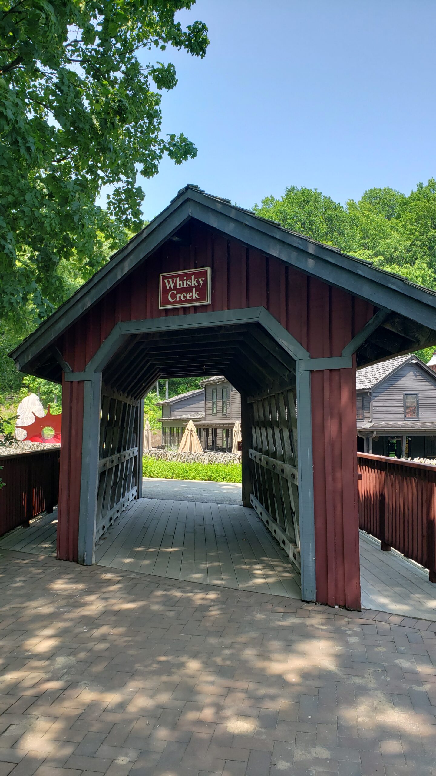 Kentucky Bourbon Trail 2023 - Makers Mark Distillery Tour - Whisky Creek Bridge