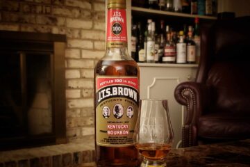 JTS Brown Bourbon Review - Secret Whiskey Society - Featured