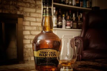 Very Old Barton Bourbon Review - Secret Whiskey Society - Featured