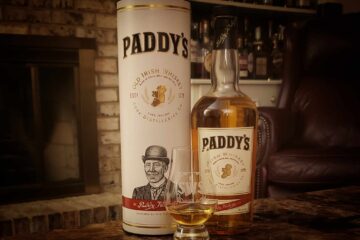 Paddys Irish Whiskey Review - Secret Whiskey Society - Featured