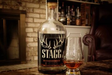 Stagg Batch 22B Review - Batch 19 - Unfiltered Bourbon - Secret Whiskey Society - Featured